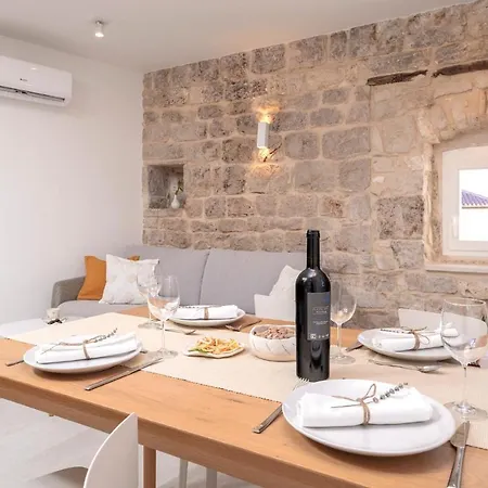 Moscatello Villa *