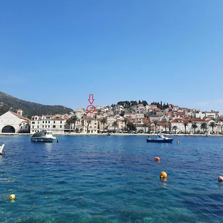 Moscatello Vila Hvar Town